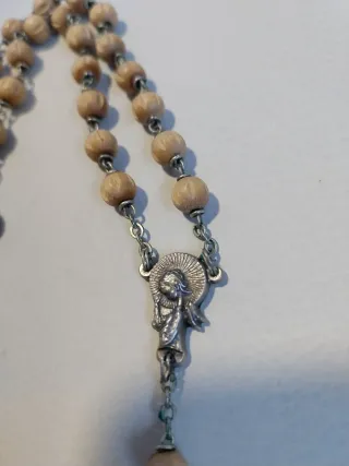 Rosario antiguo con estuche de piel
