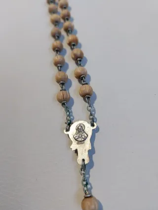 Rosario antiguo con estuche de piel