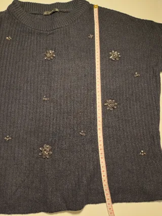 Jersey Zara Knit gris con detalles bordados