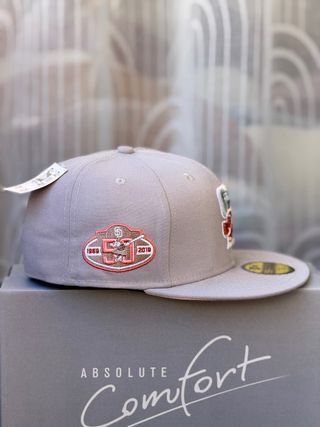 Gorra New Era SD Gris