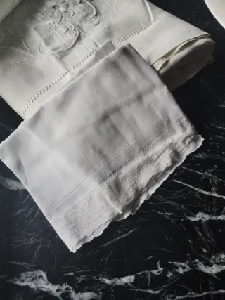 Lote antiguo de cuatro productos