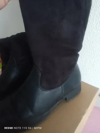 Botas altas negras talla 36