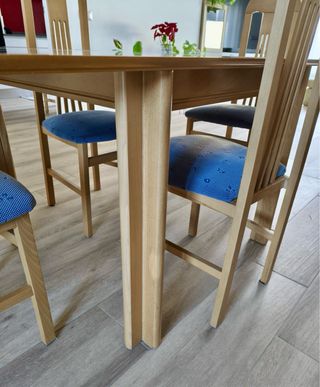 Conjunto mesa roble 90x90 extensible y 4 sillas