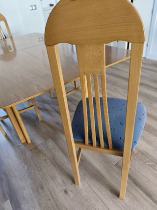 Conjunto mesa roble 90x90 extensible y 4 sillas