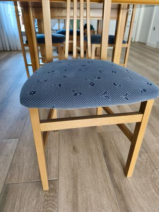 Conjunto mesa roble 90x90 extensible y 4 sillas