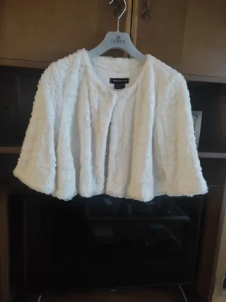 Chaqueta bolero de la marca Veneno en la piel