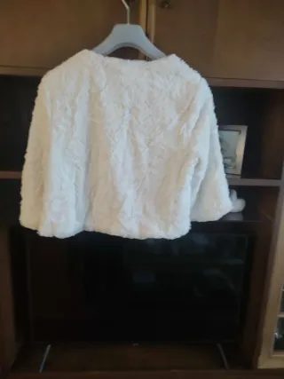 Chaqueta bolero de la marca Veneno en la piel