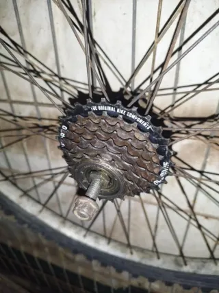 Rueda 26 con cámara sin pinchazos