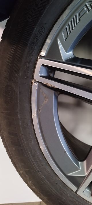 Llantas AMG con neumáticos