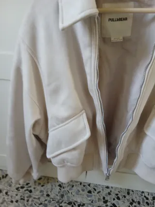 Cazadora Beige Pull&Bear Talla S