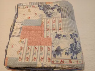 Edredón patchwork azul y rosa