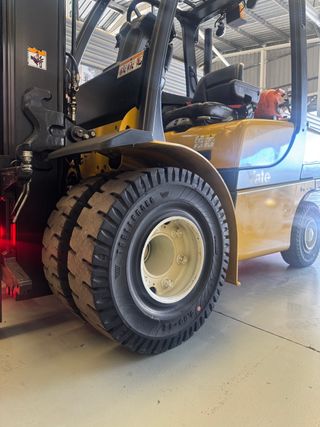 CARRETILLA ELEVADORA USADA 2500 KG AÑO 2020