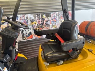 CARRETILLA ELEVADORA USADA 2500 KG AÑO 2020