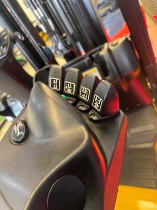 CARRETILLA ELEVADORA USADA 2500 KG AÑO 2020