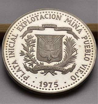 10 Pesos 1975, Arte Taíno. República Dominicana