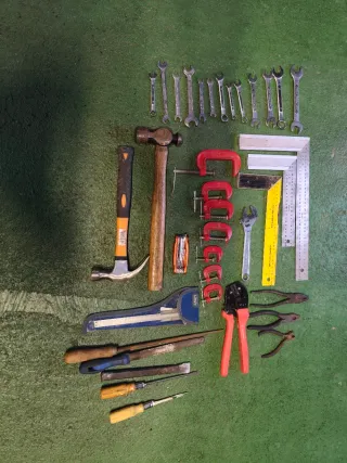 Lote de herramientas manuales