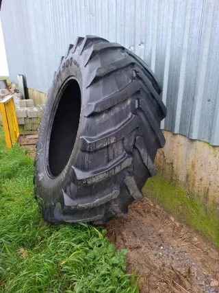 Rueda Trelleborg TM900 710/70 R42