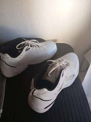 Zapatillas deportivas blancas