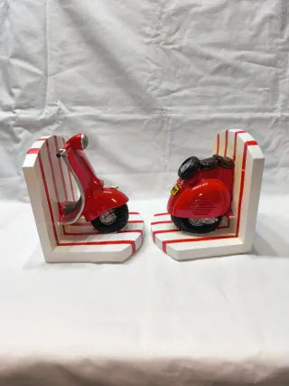 Sujetalibros decorativos scooter vintage roja