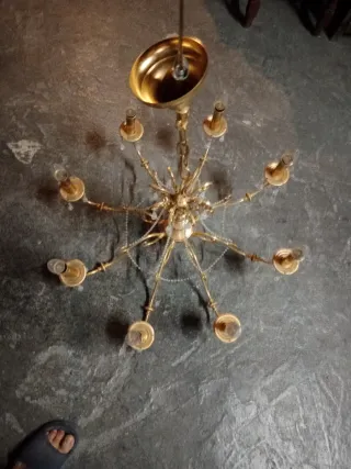 Lámpara colgante de metal dorada