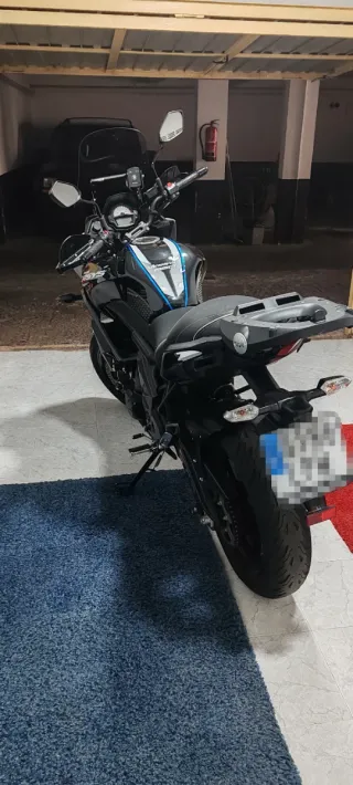 Kawasaki Versys 650 2021 Blanca y Azul