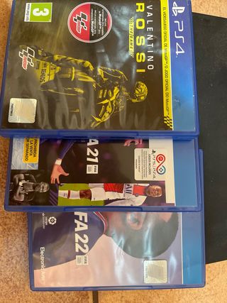 Console PS4 + 2 Controller + Cuffie + Giochi