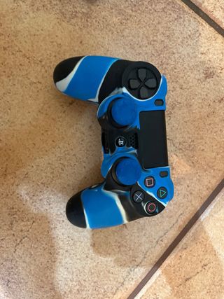 Console PS4 + 2 Controller + Cuffie + Giochi