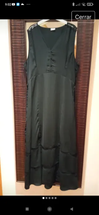 Vestido largo negro con transparencias