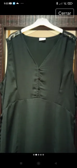 Vestido largo negro con transparencias