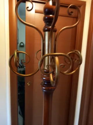 Appendiabiti legno e metallo