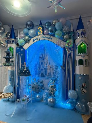Alquiler Decoración Castillo Frozen Cumpleaños