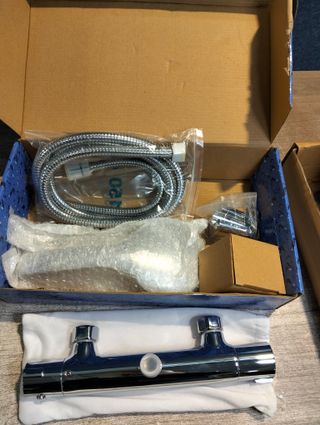 grifo de ducha con equipo de ducha termostático orte cromo brillo