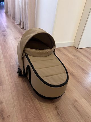 Capazo Babyzen Yoyo con adaptadores