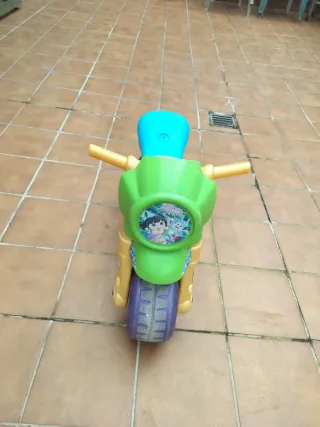 Moto de juguete infantil