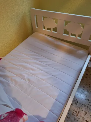 Cama infantil Ikea 70 + colchón. Urge vender