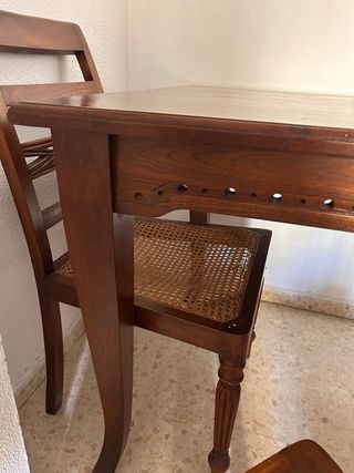 Muebles de salón: Sofá y mesa