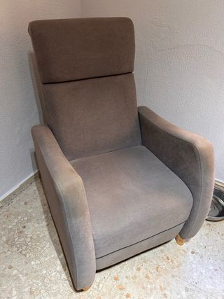 Muebles de salón: Sofá y mesa