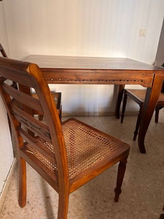 Muebles de salón: Sofá y mesa