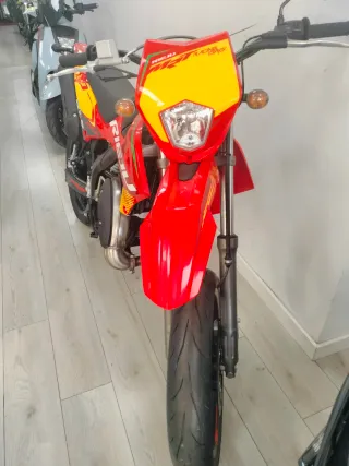 Rieju MRT 50 SM 2026 Roja y Amarilla