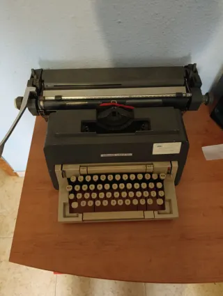 Máquina de escribir Olivetti 98