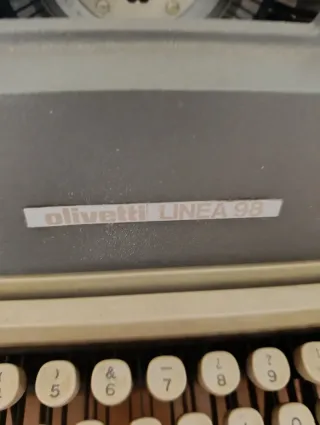 Máquina de escribir Olivetti 98