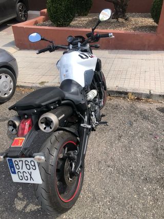 Yamaha MT-03 Blanca y Negra