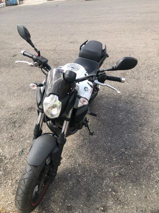 Yamaha MT-03 Blanca y Negra