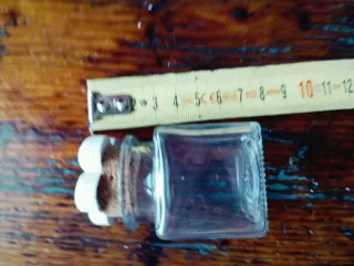 Barattolino in vetro con tappo a fiore