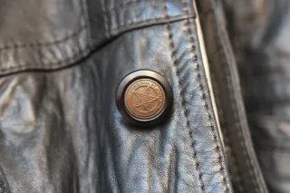 Cazadora cuero vintage negra