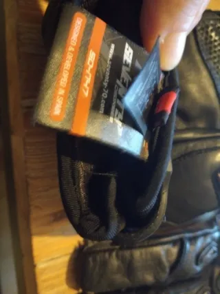 Guantes de moto con protecciones