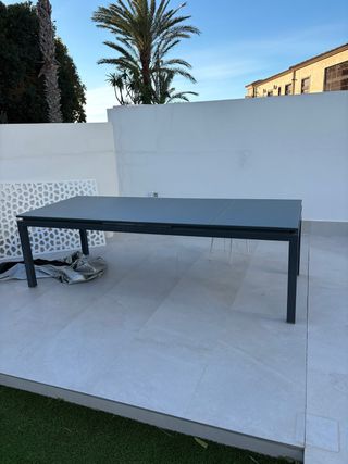 Tavolo da giardino allungabile in vetro e metallo