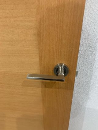 Puerta corredera de 72x201 cm y puerta de 62,5cm