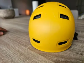 Casco Bici Infantil Amarillo y Negro BTWIN
