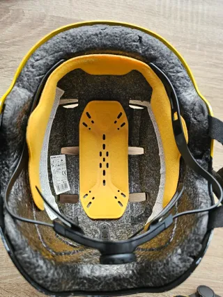 Casco Bici Infantil Amarillo y Negro BTWIN